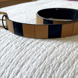 Jones New York Elegant Tan and Black Leather Belt with Gold Buckle